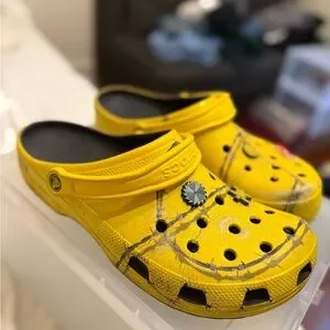 Post Malone Crocs Dimitri Clog Yellow Crocs x Post Malone Classic Clogs  main image 2